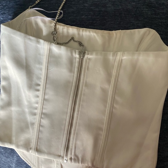 white fox corset - Picture 5 of 7